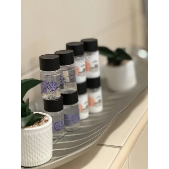20ml tusfürdő-sampon, 20ml testápoló